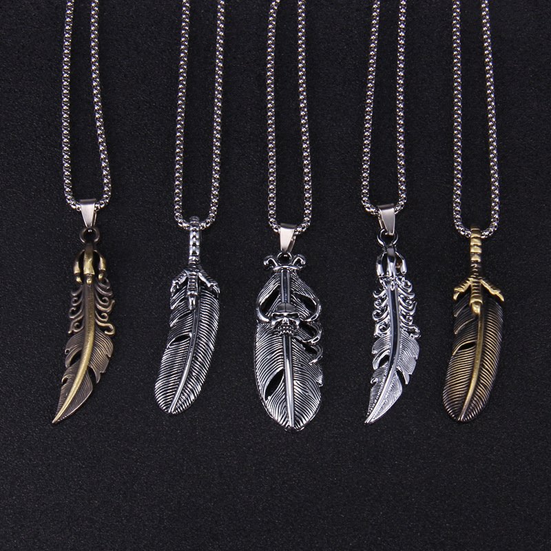 New Eagle Claw Feather Pendant Necklace Male Personality Fashion